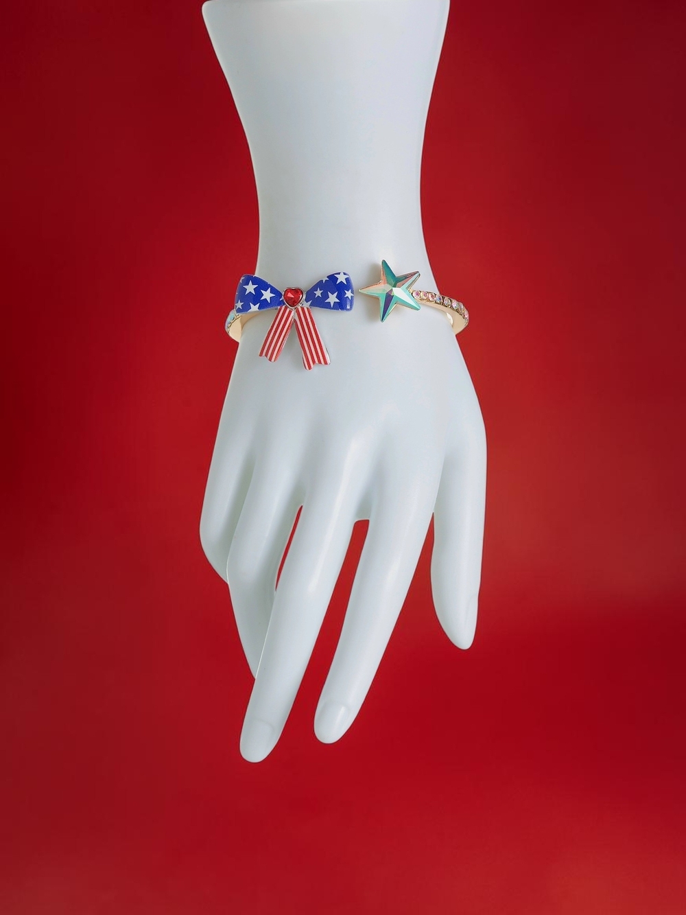New Betsey Johnson Americana Hinge Bracelet w Lith Iconic Bow & Sparkly Star NWT - Picture 9 of 9